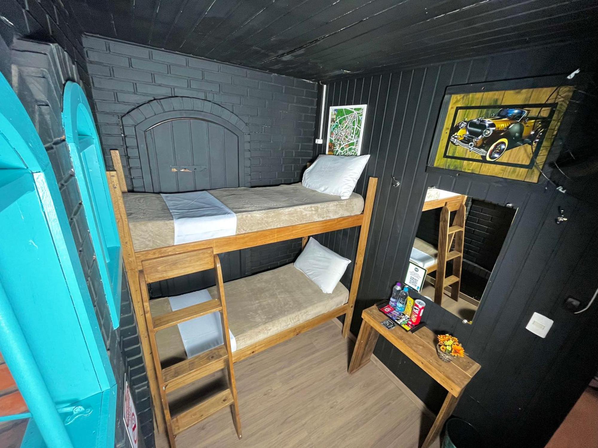 Casa do Rogério Hostel Caxias do Sul Esterno foto